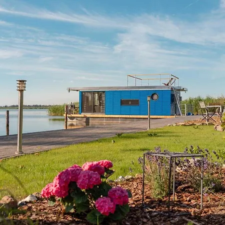 Hafenresort Karnin Botel